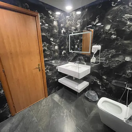 Sea Gate Apartment